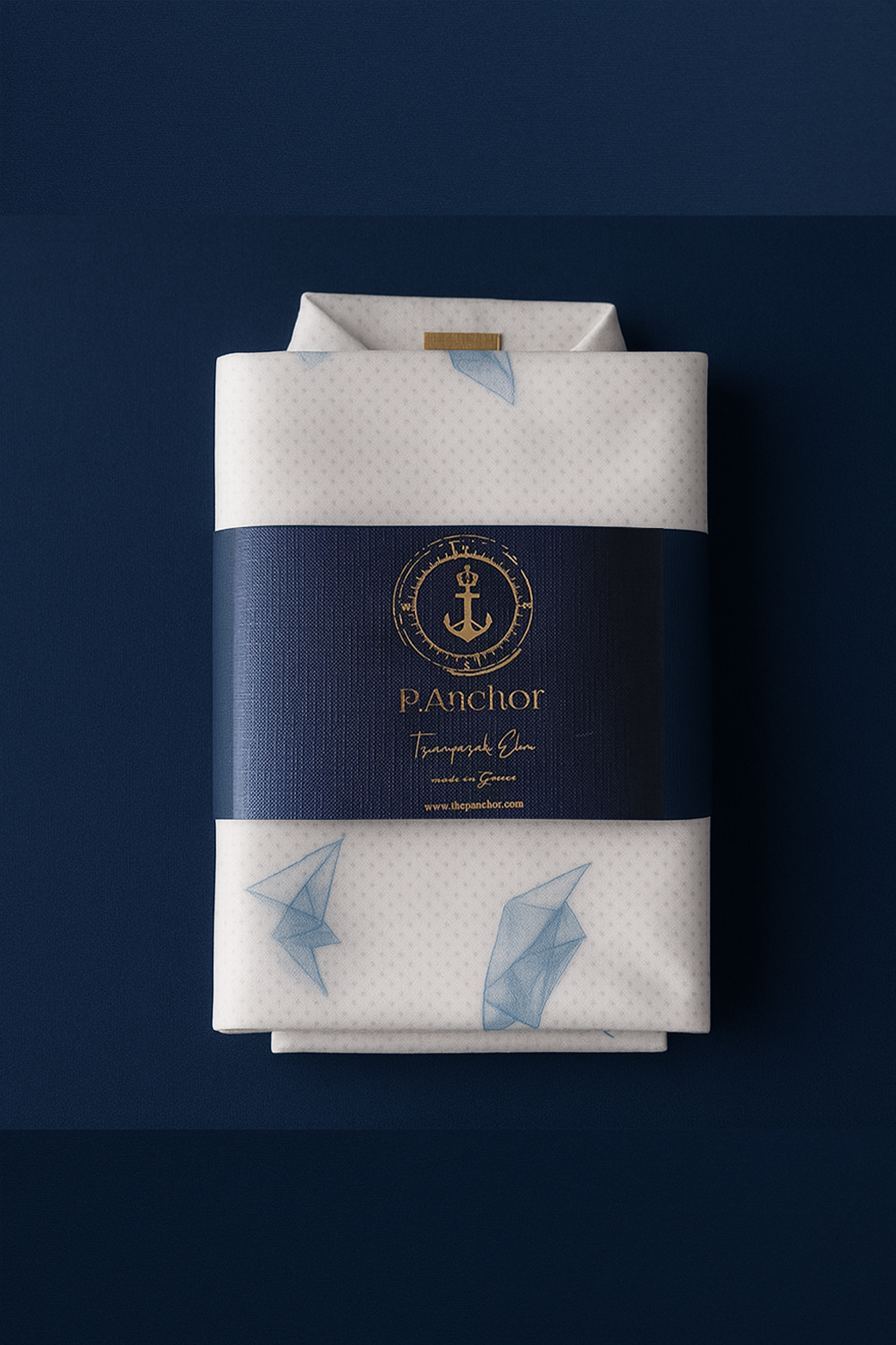 «Παιδικό σετ σεντόνι και μαξιλαράκι P.Anchor με γαλάζια ιστιοφόρα, σε premium λευκό βαμβακερό ύφασμα – luxury ναυτικό στυλ, ιδανικό για βρεφική ή παιδική κούνια.»