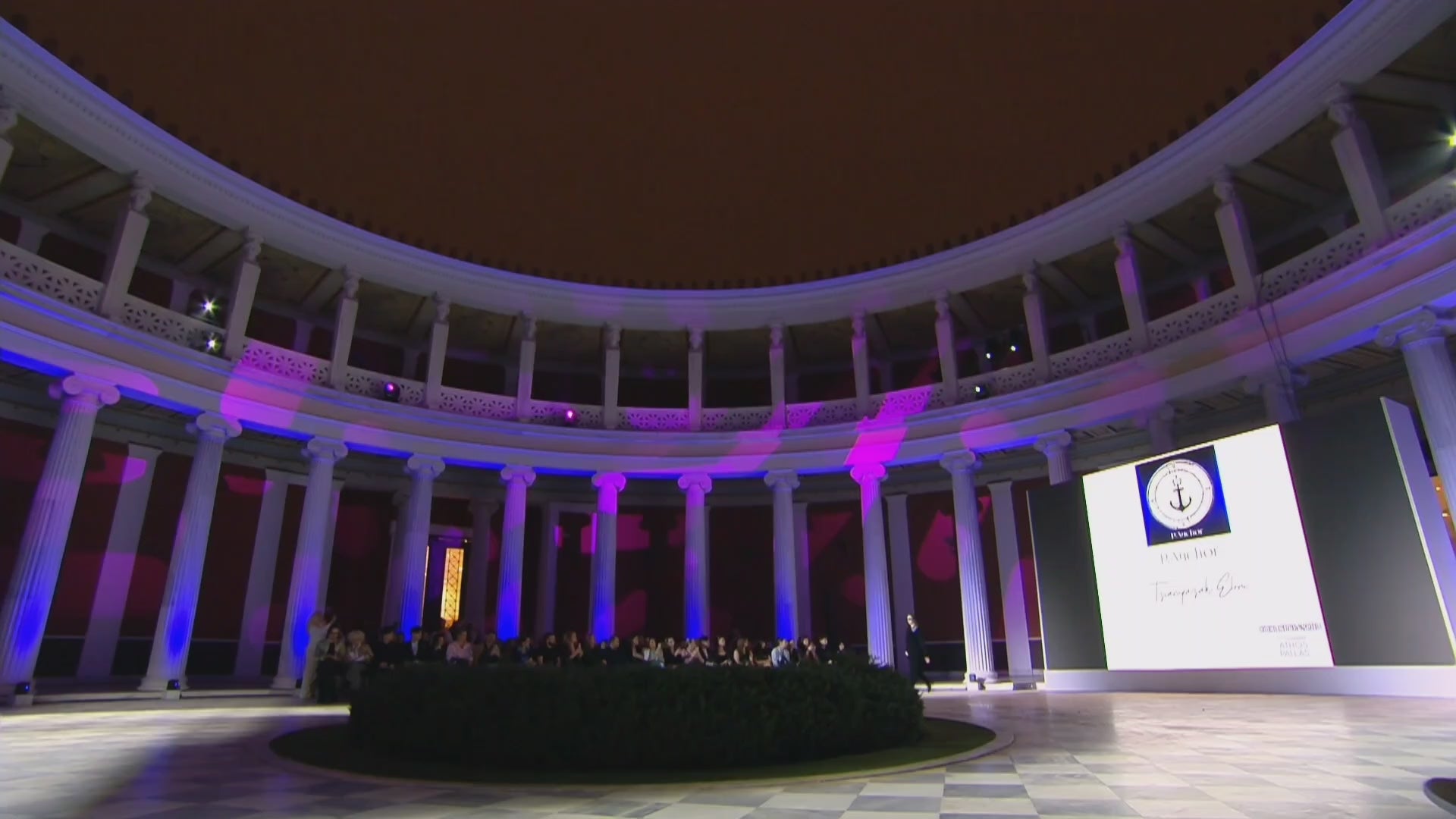 ATHENS FASHION WEEK VIDEO Μαύρη βελούδινη γυναικεία μπλούζα με μπλε χειροποίητο κέντημα στον γιακά – P.Anchor
Black velvet women’s top with blue handmade embroidered collar – P.Anchor
